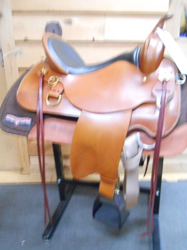 BIG SALE! High Horse Big Springs 17" Wide Fit Trail Saddle